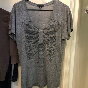 Loose fit rib cage t-shirt